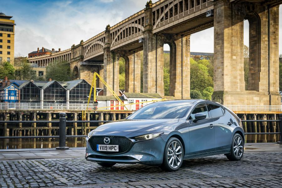  Mazda3 Skyactiv-G GT Sport Hatchback 2019 года  (UK) (фото 10 из 83)